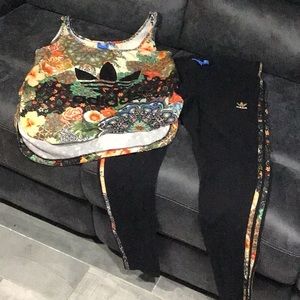 2piece Original Women Floral Adidas set Legging SIZE M TOP SIZE S
